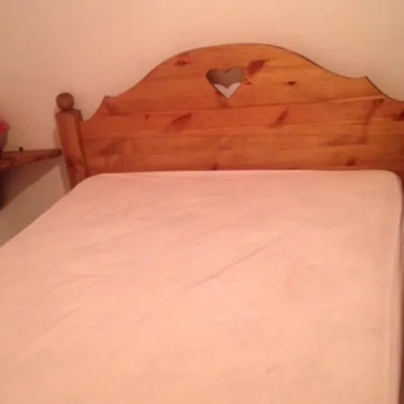 Appartement Au Coeur De Super Besse, Acces Direct Aux Pistes Et Commerces - Fr-1-814-51 *